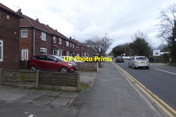 Photo 6"x4" Houses along Ringway Road Moss Nook\/SJ8385 c2017