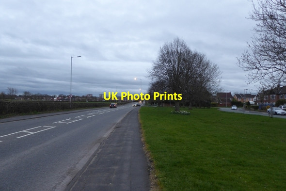 Photo 6"x4" Along Wilmslow Road Cheadle Hulme c2017