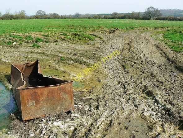 Photo 6"x4" Field entrance, Sodom Lane, near Dauntsey Lock The Banks\/SU0179 c2009