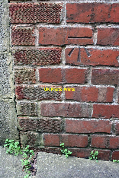 Photo 6"x4" Benchmark on #52 Ruscote Avenue Banbury\/SP4540 c2016