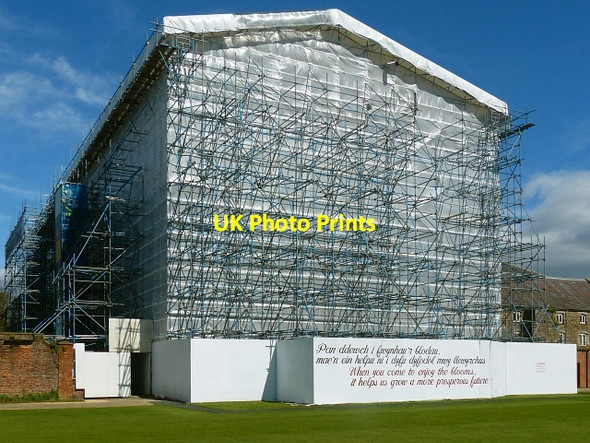 Photo 6"x4" Tredegar House under wraps (5) Duffryn\/ST2985 c2017