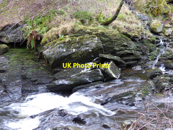 Photo 6"x4" Rocks in Douglas Water Inverbeg c2015