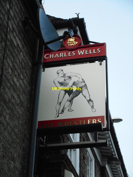 Photo 6"x4" The Wrestlers pub sign Cambridge\/TL4658 c2017