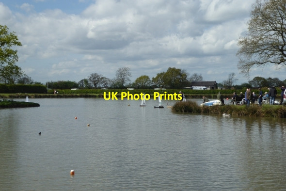 Photo 6"x4" Boating lake Laytham c2017