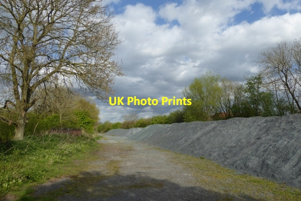 Photo 6"x4" Gravel storage Foggathorpe c2017