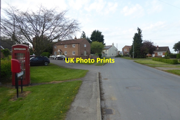 Photo 6"x4" Centre of the village Seaton Ross c2017