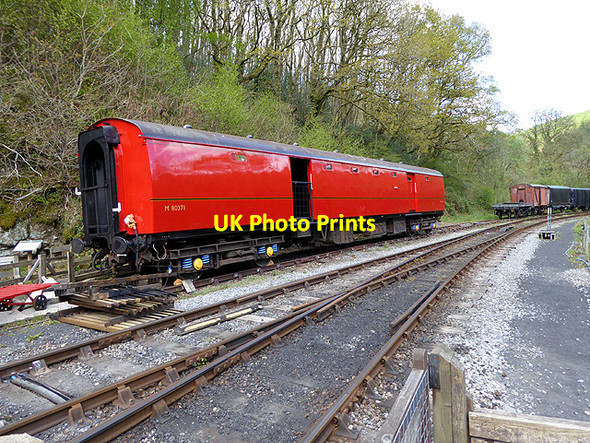 Photo 6"x4" A restored Travelling Post Office coach on the Gwili Railway Bronwydd Arms c2017