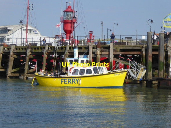 Photo 6"x4" Harbour ferry at Ha'penny Pier Harwich c2017
