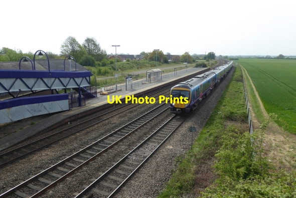 Photo 6"x4" Train passes Ulleskelf Station West End\/SE5140 c2017