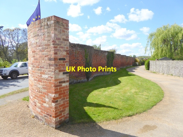 Photo 6"x4" The crinkle-crankle wall of Easton Easton\/TM2858 c2017