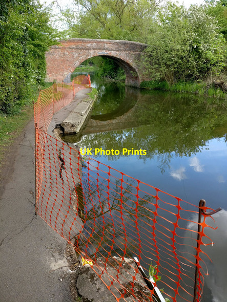Photo 6"x4" Damaged towpath next to Packhorse Bridge No 105 Aylestone c2017