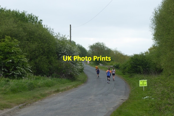 Photo 6"x4" Runners climbing on the bridge Althorpe c2017