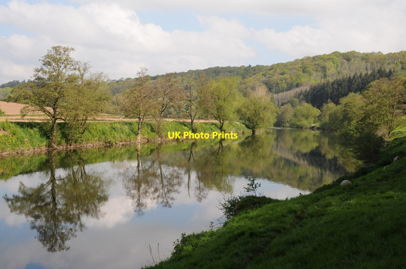 Photo 6"x4" The River Wye near Hole in-the-Wall Hole-in-the Wall c2017