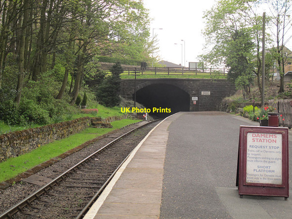 Photo 6"x4" KWVR - Ingrow West station platform Keighley c2017