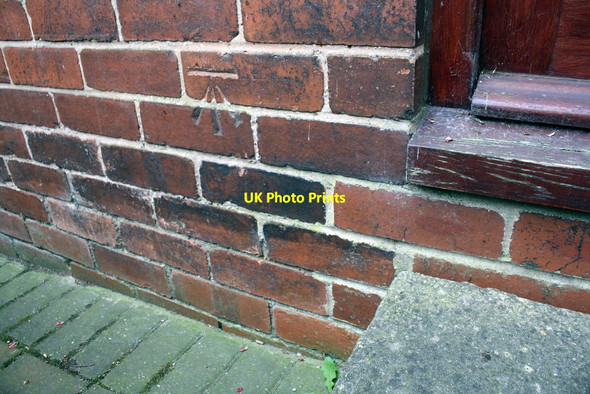 Photo 6"x4" Benchmark on #7 Park Spring Rise Pudsey\/SE2233 c2017