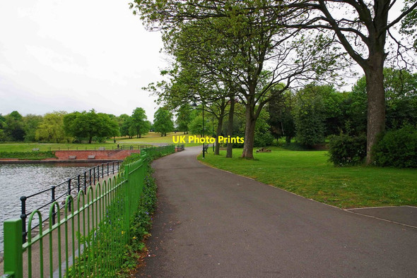 Photo 6"x4" Footpath in Dartmouth Park, West Bromwich West Bromwich c2017