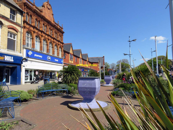 Photo 6"x4" Pedestrian area on St Anne's Road West Lytham St Anne's c2017