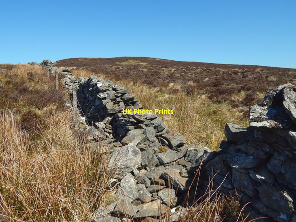 Photo 6"x4" Dry-stone wall near Tom na h-Airidh Rhu\/NS2684 c2017