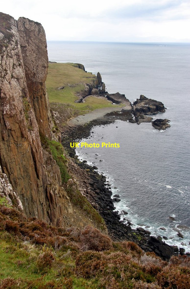 Photo 6"x4" Steep cliffs above L\u00c3\u00b9b a' Sgiathain Duntulm c2017