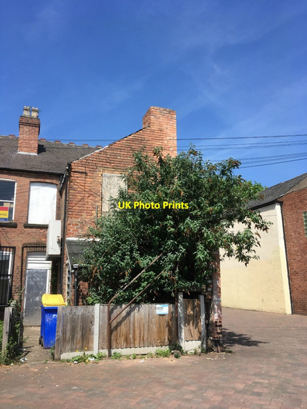 Photo 6"x4" Gable still pretty tatty Beeston\/SK5236 c2017