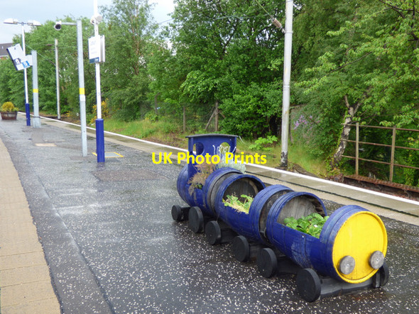 Photo 6"x4" Barry the Barrel at Cathcart railway station Rutherglen c2017