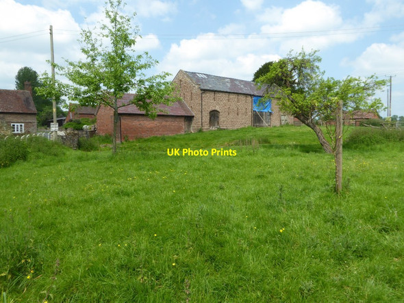 Photo 6"x4" Barn at Lower Berrington Berrington\/SO5767 c2017