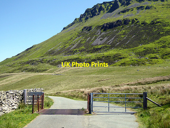 Photo 6"x4" Cattle grid on Ffordd Ddu Arthog c2017