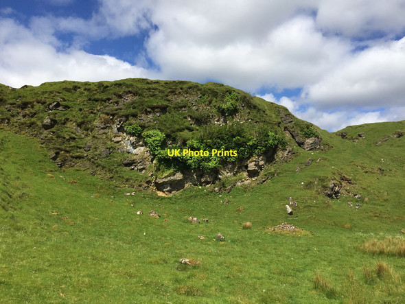 Photo 6"x4" Crag at the north end of Hallaig Oskaig c2017