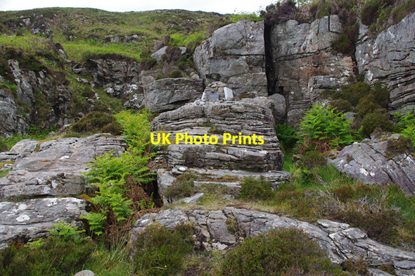 Photo 6"x4" Memorial cairn and outcrop, Camus Daraich Aird \/An \u00c0ird c2017