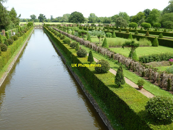 Photo 6"x4" The Long Canal in Westbury Court Garden Strand\/SO7113 c2017