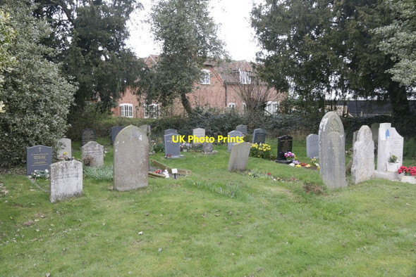 Photo 6"x4" More of the West Churchyard Exlade Street c2017