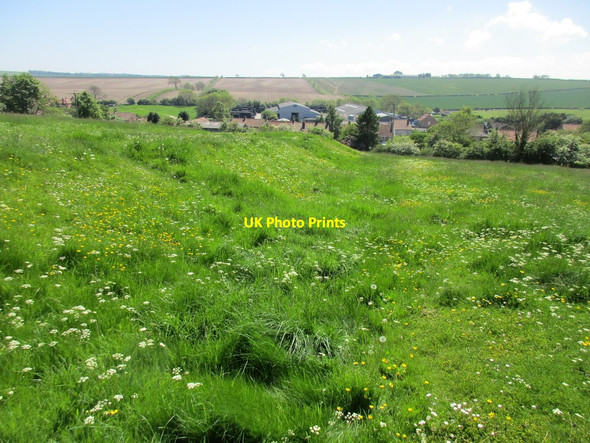 Photo 6"x4" View across the Great Wold Valley at Weaverthorpe Weaverthorpe c2017