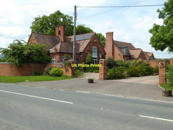 Photo 6"x4" The Old School House Church End\/SO8341 c2017