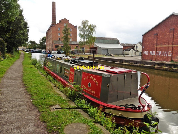 Photo 6"x4" Narrow boat on Macclesfield Canal Macclesfield c2017