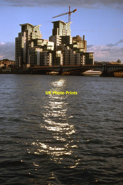 Photo 6"x4" St George Wharf Westminster c2001