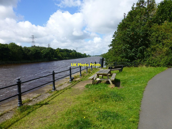 Photo 6"x4" Picnic spot on the  Guild Wheel Preston\/SD5329 c2017