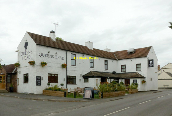 Photo 6"x4" Queens Head, Ockbrook Moravian Settlement c2017