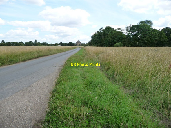 Photo 6"x4" Mellis Road heading north-east across Mellis Common Mellis c2017