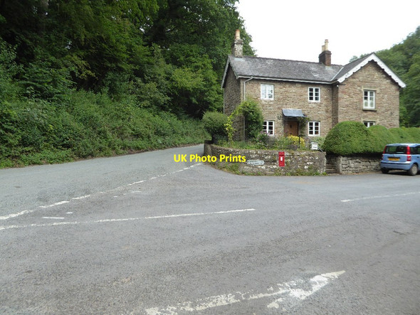 Photo 6"x4" Cottage on a road junction Mork c2017