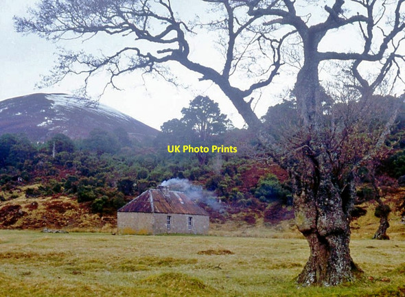 Photo 6"x4" Ruigh-aiteachain bothy, Glen Feshie  Carnachuin c1991