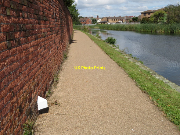 Photo 6"x4" The Leeds-Liverpool Canal and the 3\u00c2\u00bc Miles milepost Bootle\/SJ3394 c2017