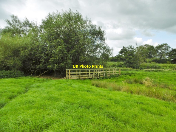 Photo 6"x4" Hinton St Mary, footbridge Hinton St Mary c2017