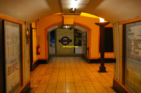 Photo 6"x4" Southgate underground station Southgate\/TQ3094 c2017