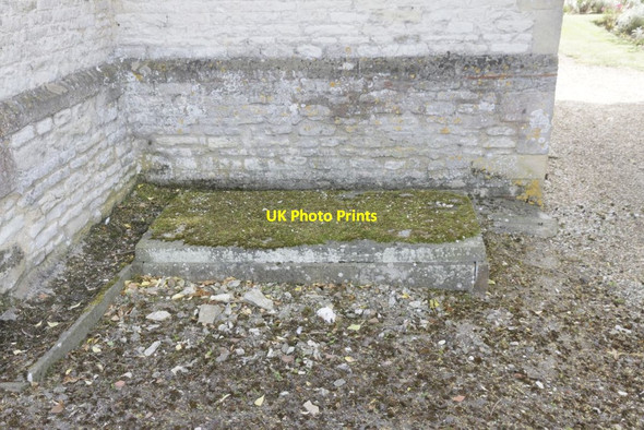 Photo 6"x4" Tomb in the Corner Cuxham c2017