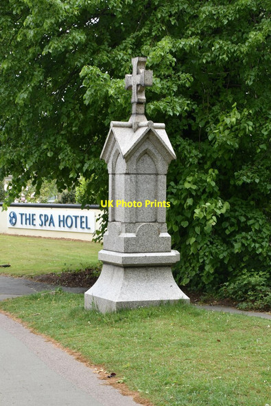 Photo 6"x4" Drinking fountain, Bishop's Down Royal Tunbridge Wells c2020