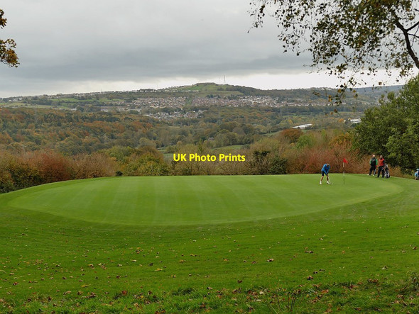 Photo 6"x4" Holing a putt at Hollins Hall golf course Baildon c2020
