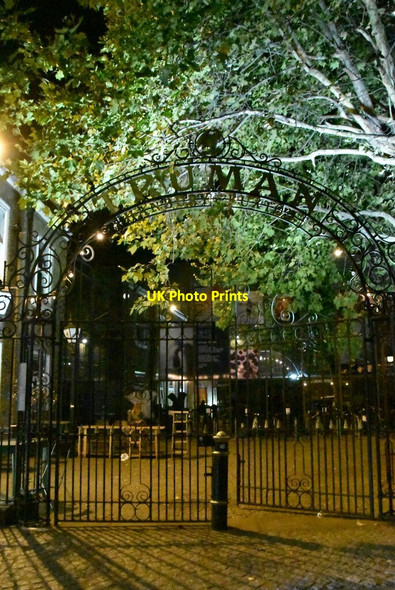 Photo 6"x4" Gates, Black Eagle Brewery London c2019