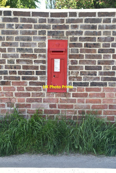 Photo 6"x4" Victorian Postbox, Corseley Rd Birchden c2020