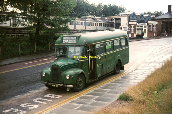 Photo 6"x4" London Country GS17 at Rickmansworth Station \u00e2\u0080\u0093 1970 Rickmansworth c1970