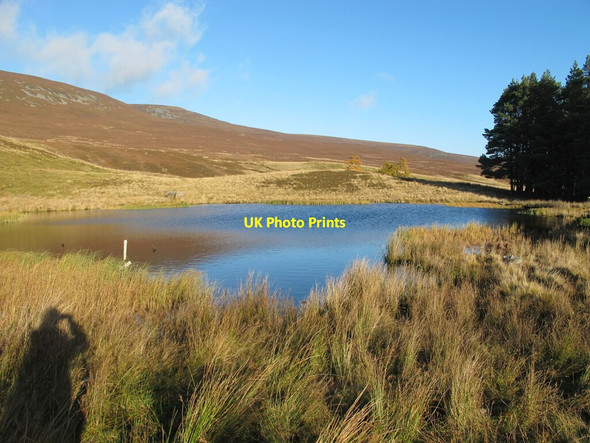 Photo 6"x4" Pond at Knock, Strath Avon Knock Burn\/NJ1427 c2020